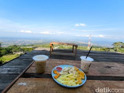 Ngopi di Atas Awan, Menyapa Ciremai dari Kedai Sederhana