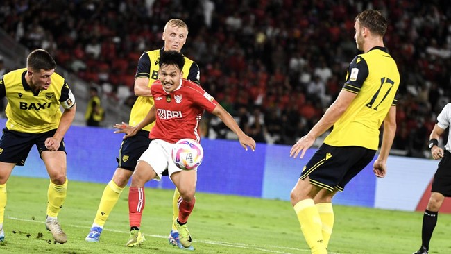 Oxford United berhasil mengalahkan Liga Indonesia All Star sedangkan Persib Bandung tumbang di hadapan Port FC. Berikut klasemen Piala Presiden 2025.