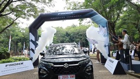 Suzuki Fronx Mulai Diserahkan ke konsumen