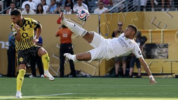 FOTO: Mbappe Cetak Gol Ciamik, Madrid Menangi Duel Menegangkan
