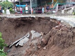 Jalan Utama Desa di Muba Putus Total Akibat Longsor
