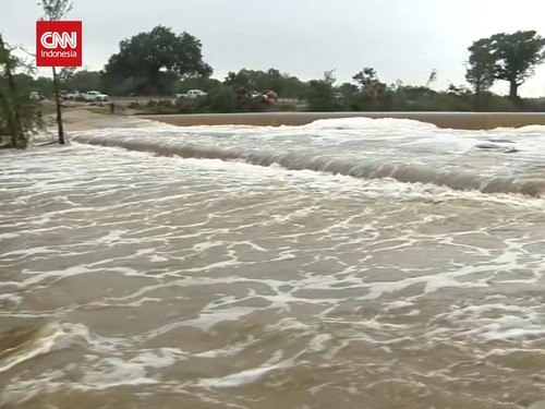 VIDEO: Korban Tewas Banjir di Texas Jadi 50 Orang, Beberapa Hilang