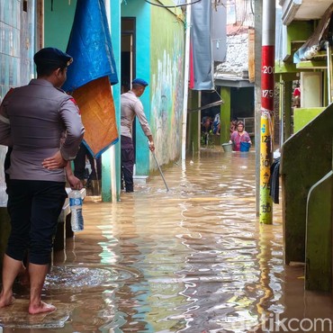 7 Penyakit yang Kerap Muncul Saat Banjir dan Musim Hujan