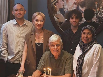 BCL dan Noah Rayakan Ultah Ayah Ashraf Sinclair bersama Keluarga di Jakarta, Ini Potret Hangatnya