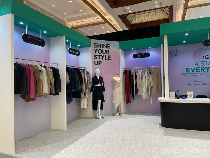 Berfoto di Photo Wall hingga Berbelanja Outfit dari Koleksi Para Desainer
