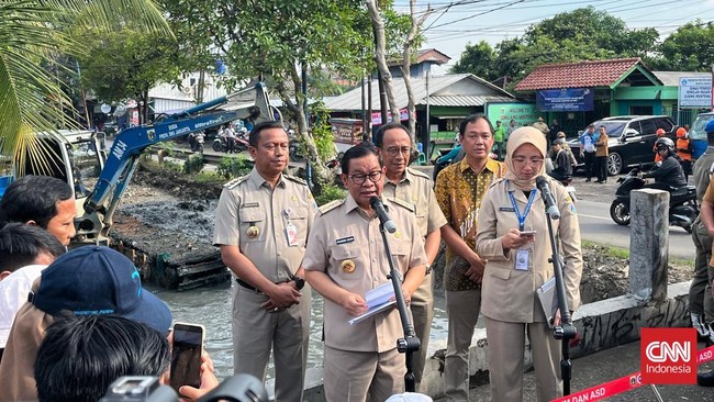 Pramono Instruksikan Petugas Siaga Potensi Banjir 1-2 Hari ke Depan Gubernur DKI Jakarta Pramono Anung meminta jajaran petugas siaga menghadapi potensi banjir akibat hujan deras dan rob dalam satu-dua hari ke depan.