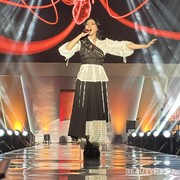 Keseruan Penampilan Alex[a]lexa dan Isyana Sarasvati di Hari Kedua 