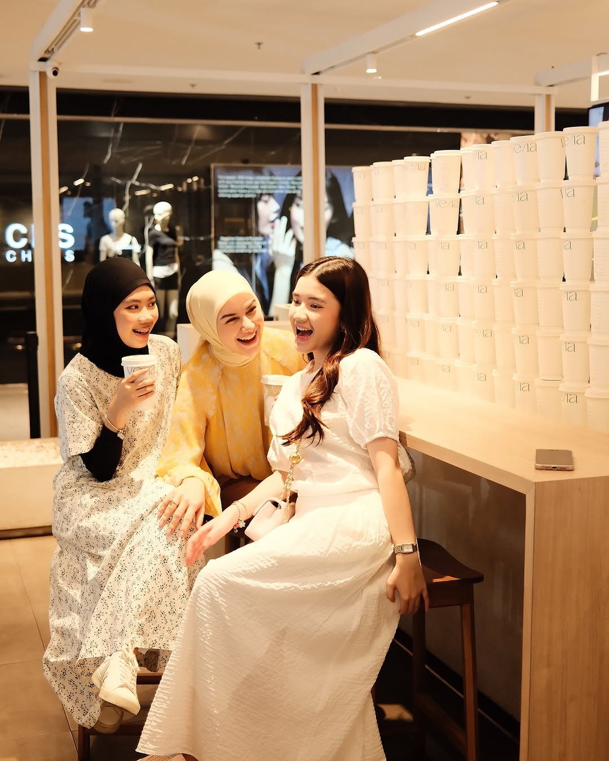 Hassya dan Syifa&comma; anak sambung Irish Bella