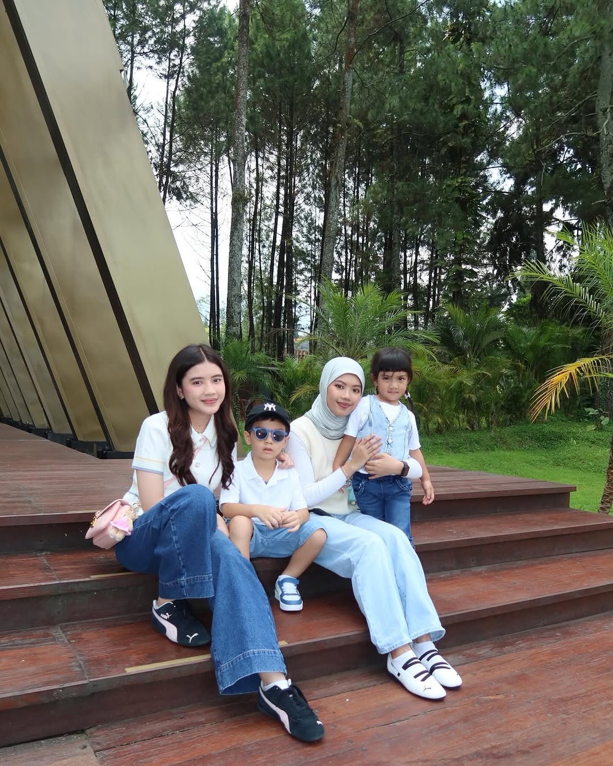 Hassya dan Syifa&comma; anak sambung Irish Bella
