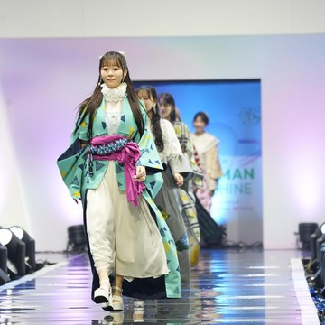 FRUITS ZIPPER Kenalkan Kimono Modern Pertama Kalinya di 