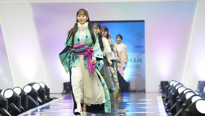 img-title FRUITS ZIPPER Kenalkan Kimono Modern Pertama Kalinya di
