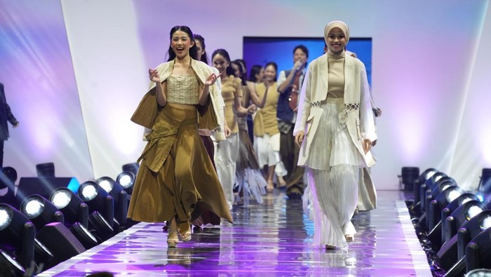 KAO x SOE Jakarta Pamerkan Pesona Tenun di Panggung 