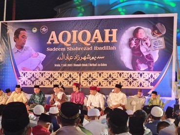 img-title UAS Gelar Akikah Anak Ketiga, Dihadiri Kapolda hingga Gubernur Riau