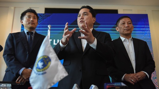 Ketua Umum PSSI Erick Thohir akan mundur dari jabatan ketua Komite Wasit usai ditegur atau diperingatkan FIFA karena rangkap jabatan.