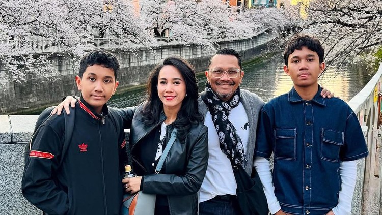Lama Tak Terlihat, Ini Potret Terbaru Mira Asmara Lama Tak Terlihat, Ini Potret Terbaru Mira Asmara