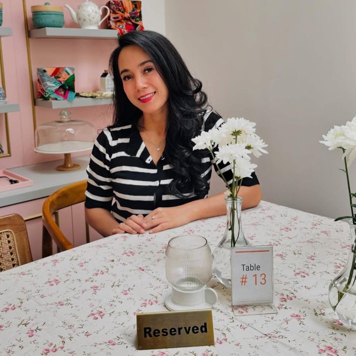 <p>Penggemar serial televisi<em> Jin dan Jun</em> pasti sudah tak asing dengan aktris Mira Asmara? Pemeran Desy di <em>Jin dan Jun</em> ini pernah melambung namanya usai membintangi serial yang tayang pada 1996 itu. (Foto: Instagram @mira_asmara281)</p>