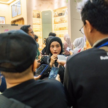 Tips Makeup untuk Kulit Oily dari MUA Ternama