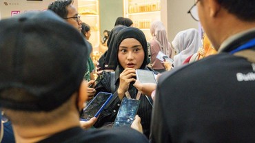 img-title Tips Makeup untuk Kulit Oily dari MUA Ternama