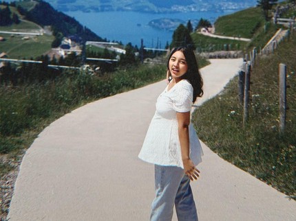 Nadia Soekarno Nikmati Kehamilan Pertama di Swiss, Intip Potretnya Makin Glowing