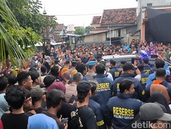Video Rekonstruksi Perampokan Sadis di Gresik Jadi Tontonan Warga