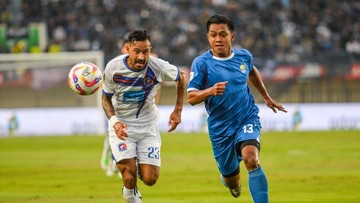 Liputan Olahraga CNN Sport : Kalah di Laga Perdana, Persib Berat ke Final Piala Presiden