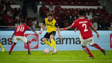 Berita Panas dari Dunia Sport CNN : FOTO: Ole Romeny Pamer Skill, Oxford United Tekuk Indonesia All Star