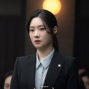 5 Potret Menawan Jung Chae Yeon Saat Jadi Pengacara di Drama Korea Beyond the Bar