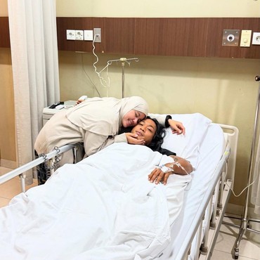 Praz Teguh Mendadak Dilarikan ke RS, Ada Apa?