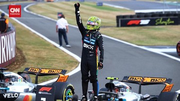 Update Eksklusif Olahraga CNN : VIDEO: Lando Norris Menang F1 GP Inggris, Verstappen Finis Kelima