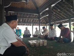 Suroan di Keraton Kasepuhan: Antara Doa, Bubur, dan Harapan
