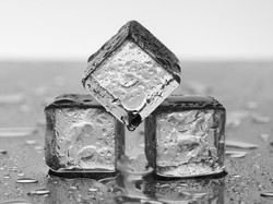 Cara Bedakan Es Batu Air Mentah dan Matang, Bisa Dilihat dari...