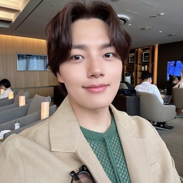 Aktor Korea Yeo Jin Goo Umumkan Tanggal Keberangkatan Wajib Militer