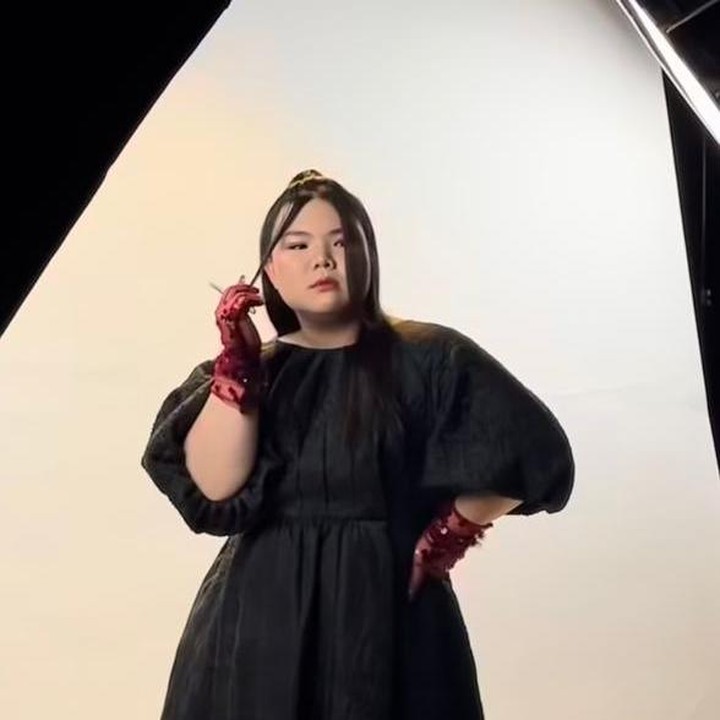 <p>Cerita diet Shani Amelia berhasil membuktikan bahwa niat dan usaha akan membawa hasil yang nyata. Selebgram yang dulunya memiliki berat badan 100 kg ini, kini tampil lebih segar dan ramping usai sukses turunkan badan ke 69 kg di bulan Juni 2025, lho! (Foto: Instagram @shaniamelia)</p>