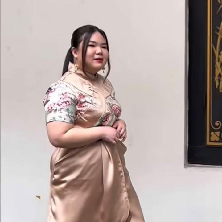 <p>Di awal tahun 2024, Shani Amelia sempat merasa takut saat angka timbangannya menunjukkan 100 kg. &ldquo;Pas masuk 100 kg di tahun lalu (2024) sudah langsung panik, langsung nyoba diet tapi selalu gagal. Tahun lalu sempat turun 5 kg dalam dua minggu tapi naik lagi 6 kg,&rdquo; ujar Shani lewat akun TikTok@shaniamelia. (Foto: Instagram @shaniamelia)</p>
