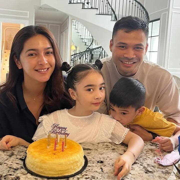 <p>Raqeema Ruby, putri sulung Nabila Syakieb dan Reshwara Argya Ardinal, kini semakin mencuri perhatian. Selain parasnya yang cantik, Raqeema juga dikenal jago berkuda sejak usia dini seperti sang Bunda. (Foto: dok. instagram@nsyakieb85)</p>