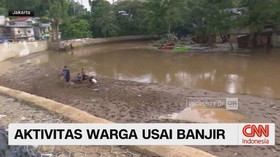 VIDEO: Aktivitas Warga Usai Banjir