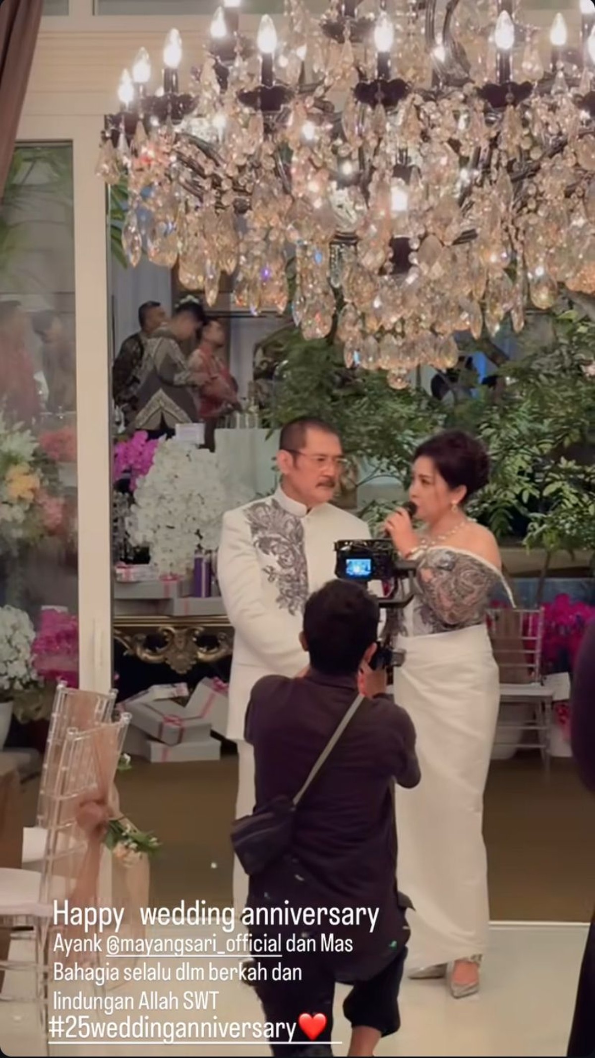Anniversary Pernikahan Mayangsari dan Bambang