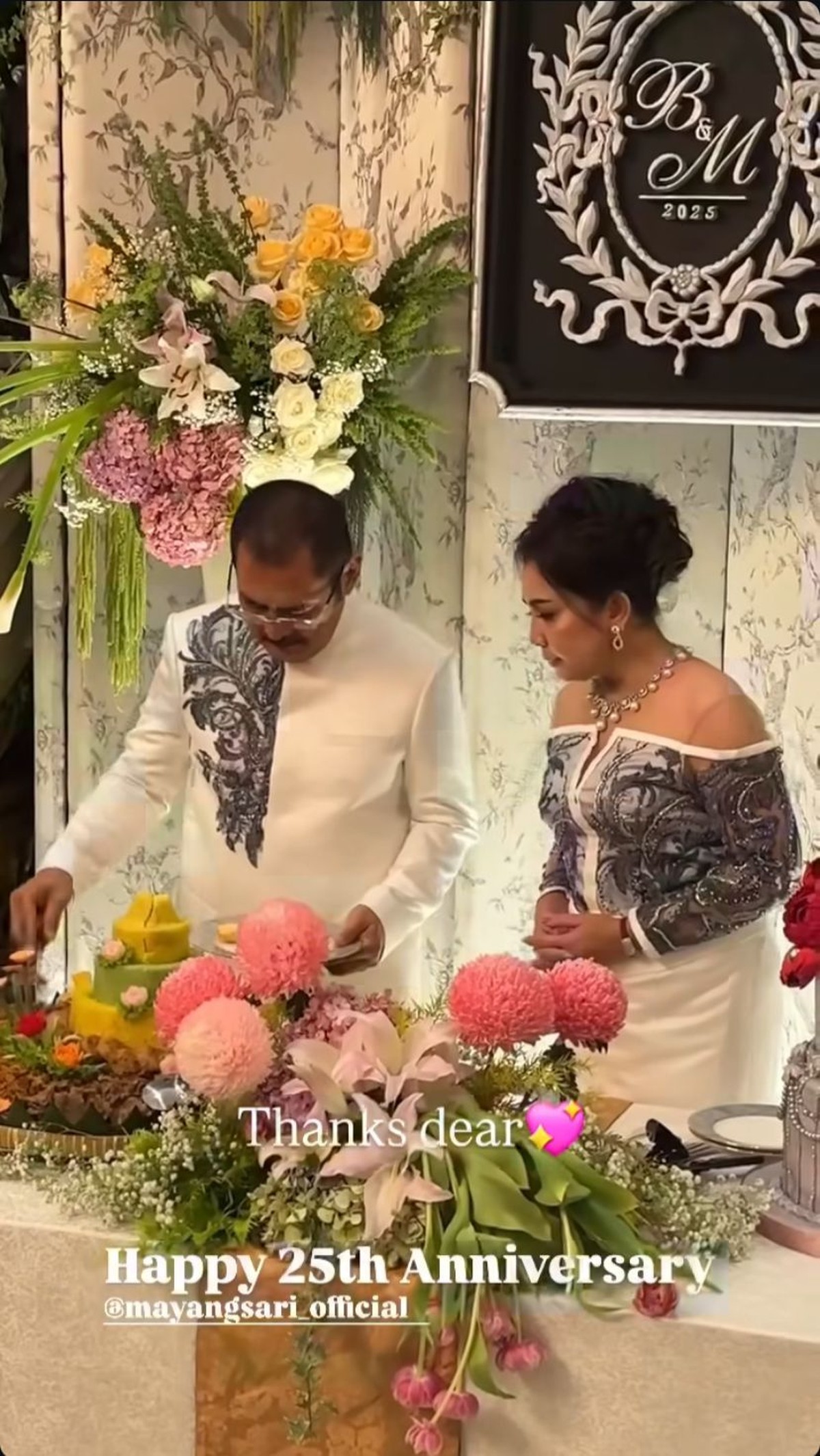 Anniversary Pernikahan Mayangsari dan Bambang