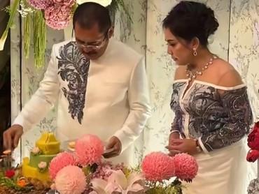 img-title Anniv ke-25th, Ini 7 Potret Mayangsari & Bambang Trihatmodjo Gelar Pesta bak Royal Wedding