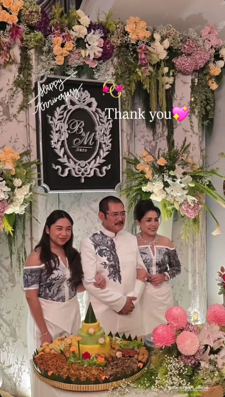 Anniversary Pernikahan Mayangsari dan Bambang Anniversary Pernikahan Mayangsari dan Bambang