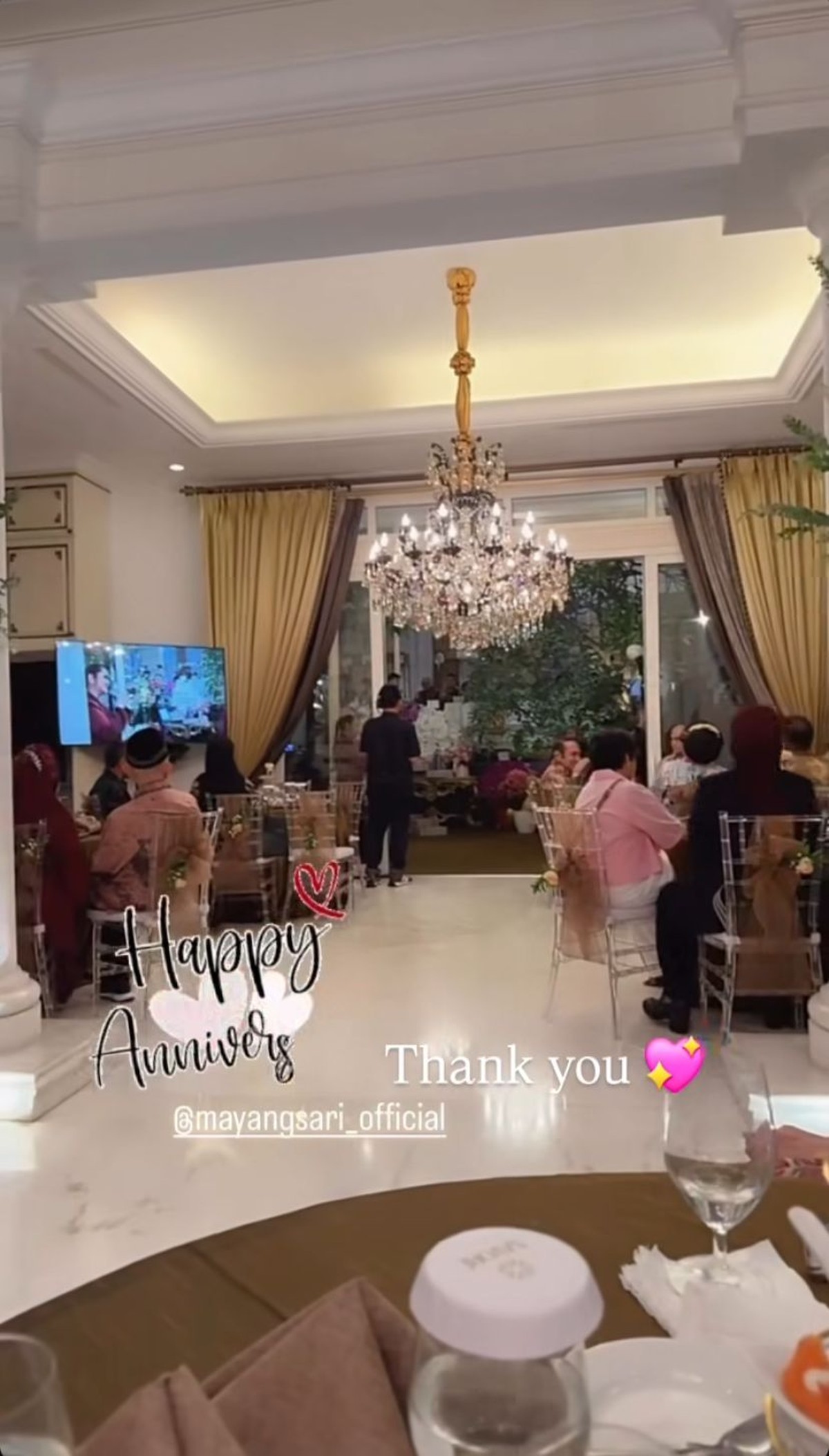 Anniversary Pernikahan Mayangsari dan Bambang