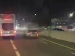 Viral Bus Pepet-Adang Mobil PJR Polisi, Kok Bisa?