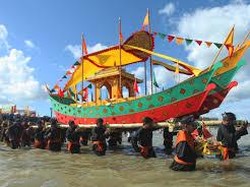 Iraw Tengkayu, Tradisi Pesta Laut yang Sarat Makna dari Suku Tidung