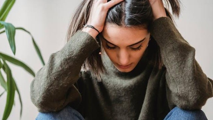 img-title Jangan Terucap! 4 Kalimat Negatif Ini Tanpa Sadar Bisa Memengaruhi Kesehatan Mental