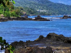 Karang Buddha Tidur di Pesisir Loji Surga Tersembunyi Para Pemancing