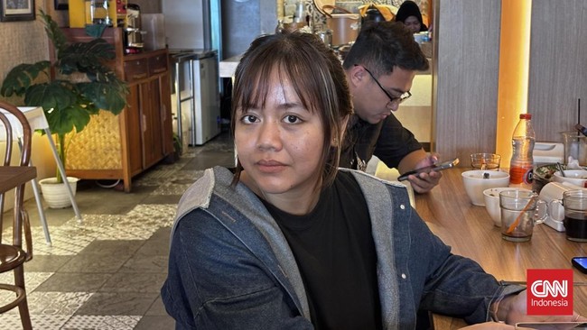 Widya Anggraini, korban pelemparan KA Sancaka jurusan Yogyakarta-Surabaya, menjelaskan mengalami luka di wajah dan leher.