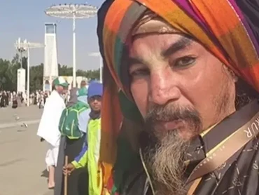 Isu Ditolak Masuk Jeddah-Diteriaki 'Setan', Ini 7 Potret Limbad Jalani Umrah Jadi Sorotan