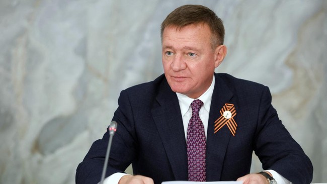 Mantan Menteri Transportasi Rusia Roman Starovoit tewas dengan dugaan bunuh diri, Senin (7/7), hanya beberapa jam setelah Presiden Vladimir Putin memecatnya.
