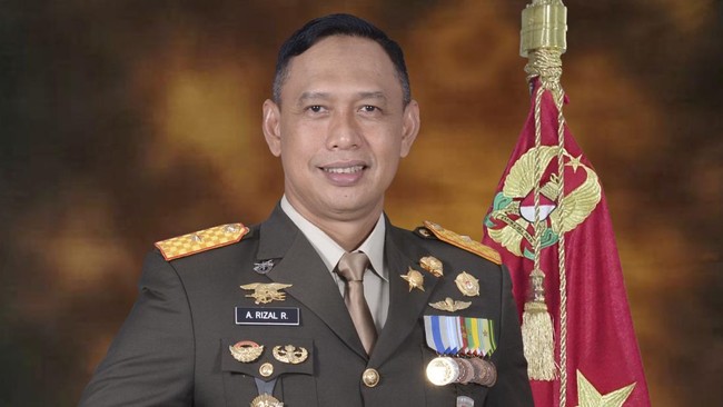 Menteri BUMN Erick Thohir menunjuk Mayor Jenderal TNI Ahmad Rizal Ramdhani sebagai Direktur Utama Perum Bulog menggantikan Novi Helmy Prasetya.