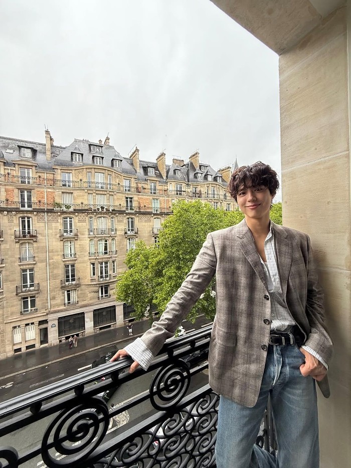 Park Bo Gum saat menghadiri Celine show